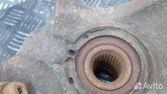 Ступица передняя левая opel vivaro (5TD15K901)