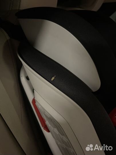 Автокресло chicco universe fix 9-36 кг