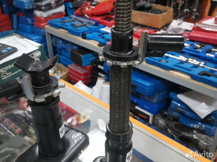 Домкрат винтовой УАЗ 2 тн