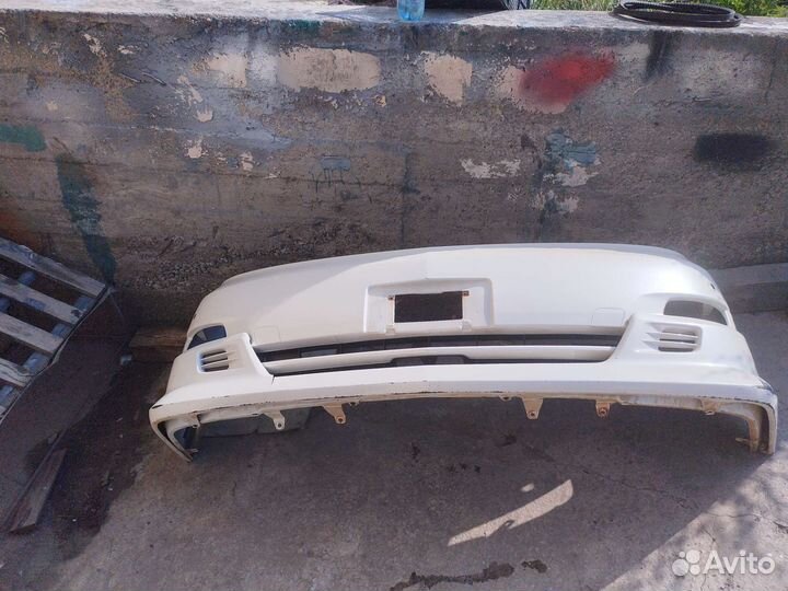 Продам бампер передний Тойота Альфард 2006 года