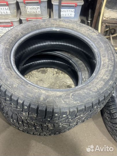 Amtel NordMaster 215/60 R17