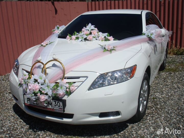 Свадебные кольца на машину