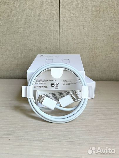 Зарядный кабель для Айпада 1 метр новый оригинал