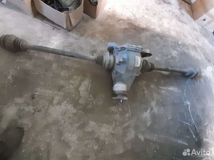 Редуктор задний Mercedes Benz W212 1.8