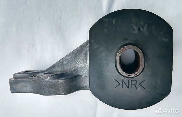 Опора двигателя