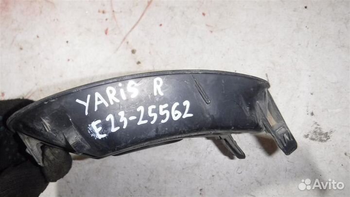 Решетка в бампер правая Toyota Yaris (XP90) 2005