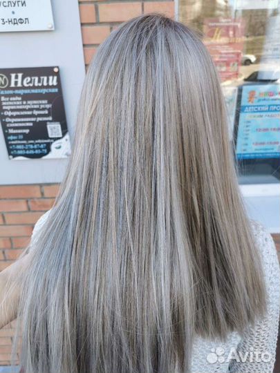 Парикмахер, бровист