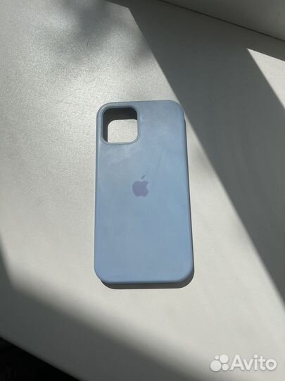 Чехол на iPhone 12