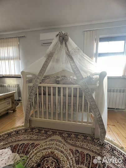 Кровать с балдахином