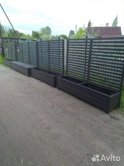 Ящик для цветов с перголой