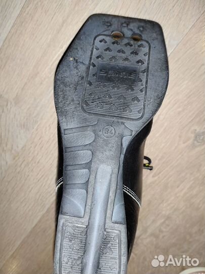 Лыжные ботинки размер 34