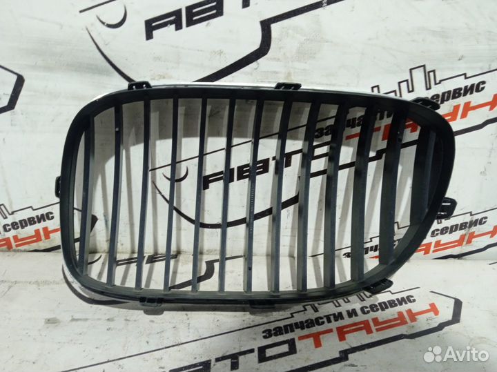 Решетка радиатора BMW 7-series F01 F02 F03 F04 правая 13 ребер 1 модель 51117184152 S3020Z