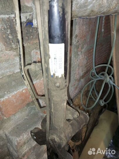 Стойки golf 3 передние