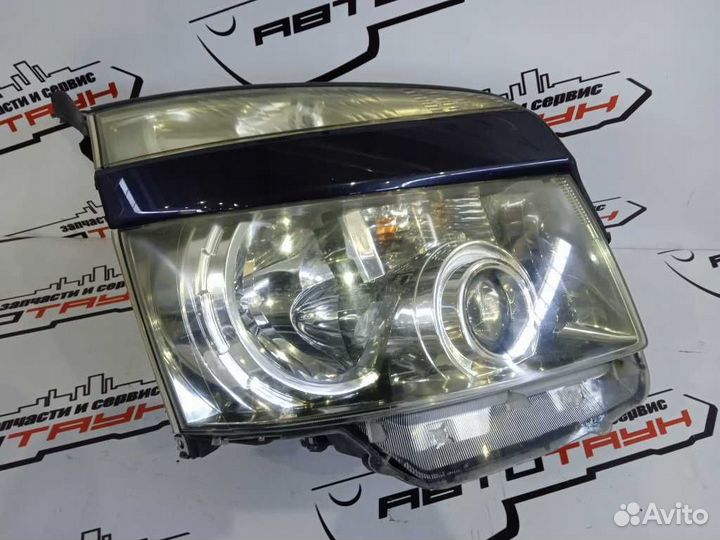 Фара toyota voxy ZRR70G ZRR75G 28203 xenon правая