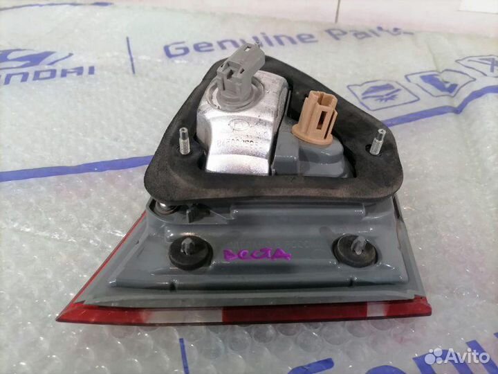 Фонарь внутренний задний правый Лада Веста 2015