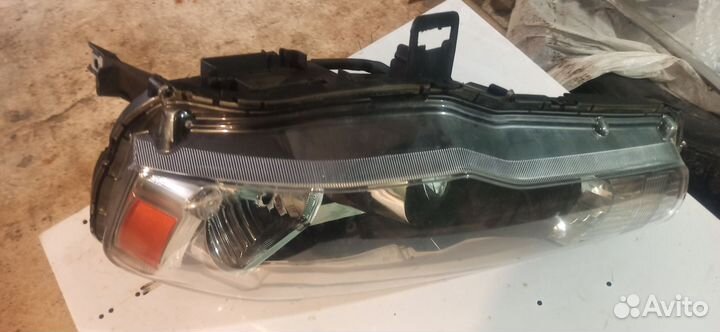 Фара правая на mitsubishi lancer 10