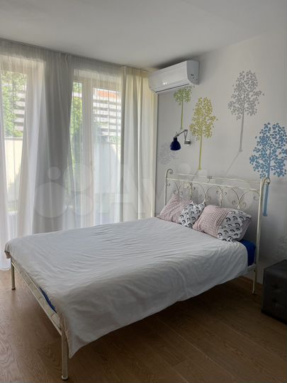 2-к. квартира, 64 м², 1/3 эт.
