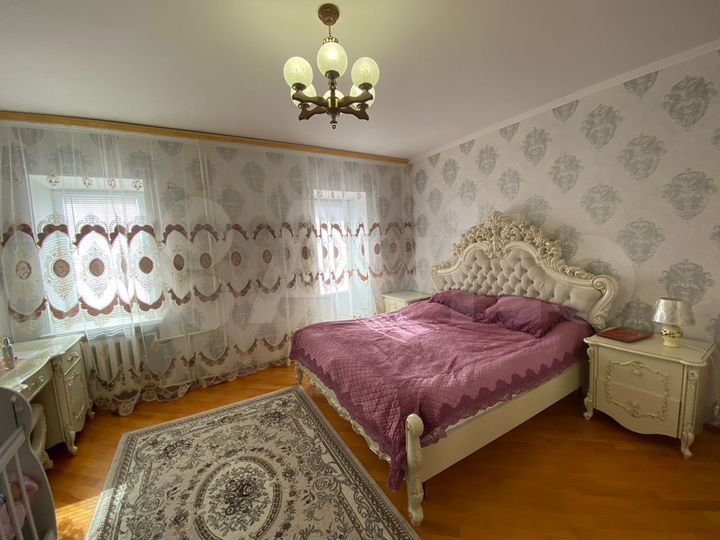 3-к. квартира, 147 м², 6/9 эт.