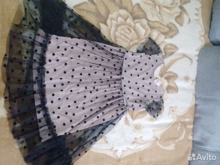 Красивое милое платье (140 размер)
