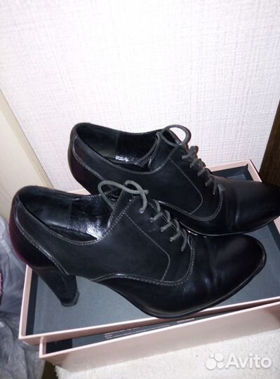 Кроссовки New Balance,лыжные ботинки Fischer