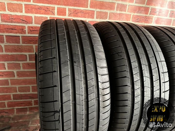 Pirelli P Zero PZ4 285/40 R22 и 325/35 R22