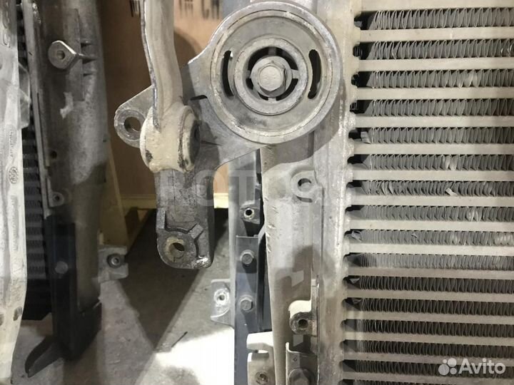 Кронштейн (крепление) радиатора правый Scania R 5