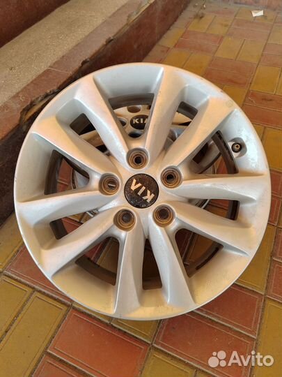 Литые диски r 16 на Kia Cerato