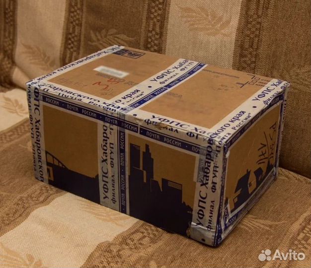 Коробка полная детских вещей