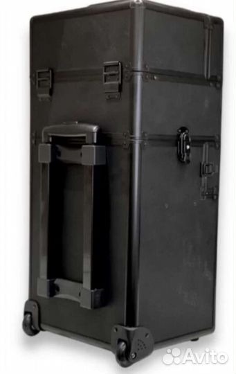 Чемодан на колёсах для косметики