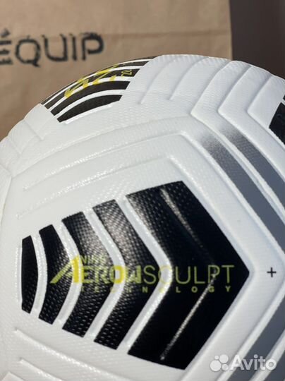 Новые футбольные мячи