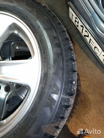 Bridgestone Blizzak Spike-02 205/60 R16