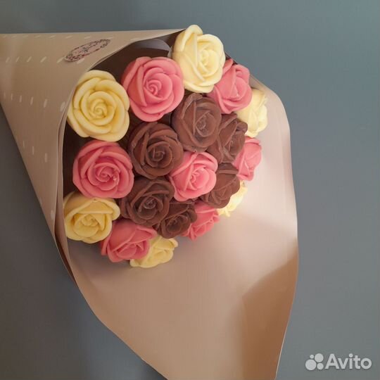 Букет из шоколадных роз. Сладкие букеты