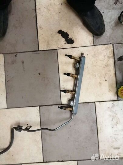 Тоета королла 150 1.6 рампа с форсунками