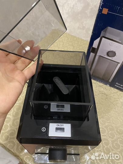 Кофемолка delonghi