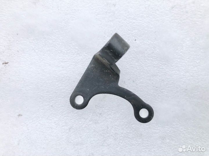 Yamaha YZF-R6 02 кронштейн троса сцепления