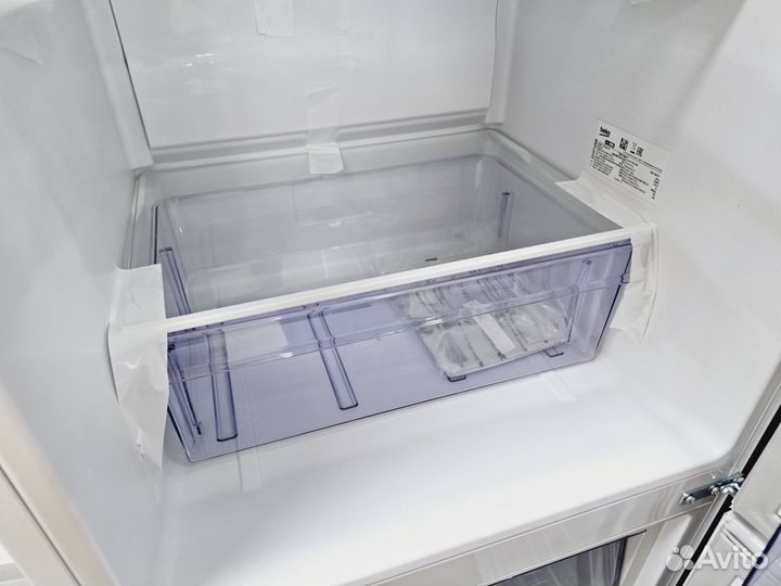 Узкий холодильник Beko 335л NoFrost (Чап50)