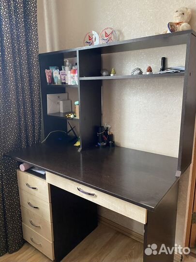 Письменный стол