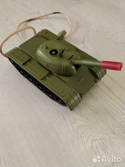 Игрушка танк СССР