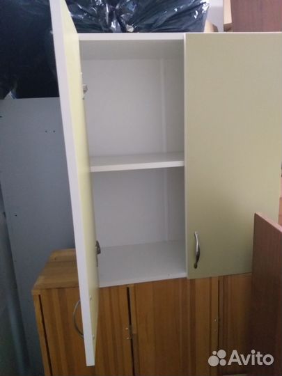 Шкаф навесной кухонный с полкой