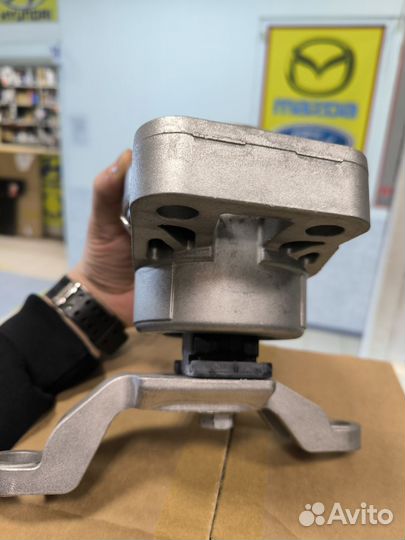 Опора двигателя правая Ford Mondeo 4 Ford S-MAX