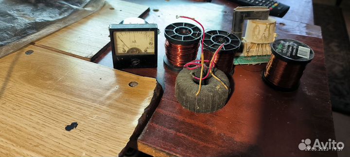 Разные радио детали провода трансформаторы тдкс