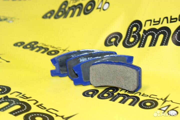 Колодки тормозные задние Митсубиси Паджеро 3