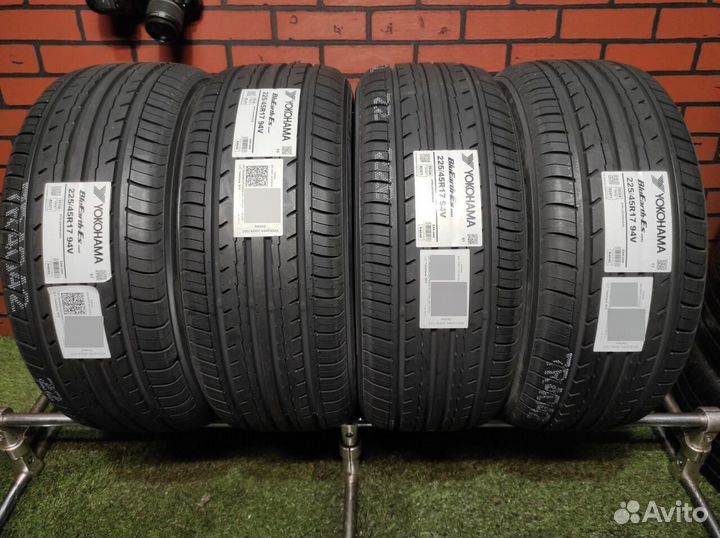 Yokohama Bluearth ES32 225/45 R17 94V