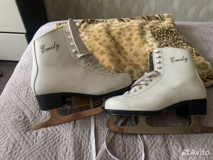 Коньки для фигурного катания Emily