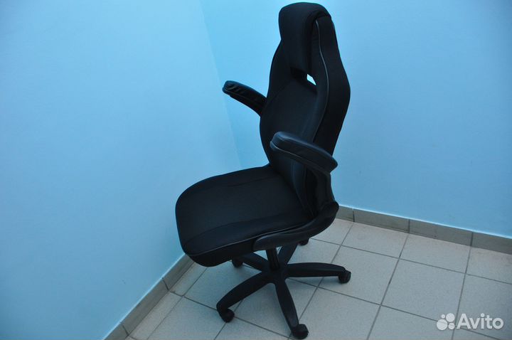 Офисное кресло 