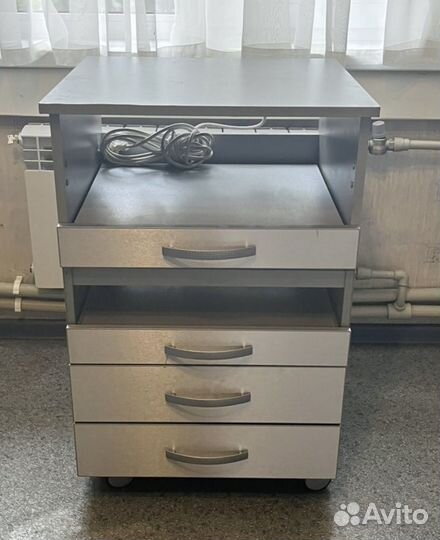 Педикюрная тумба, косметологическая