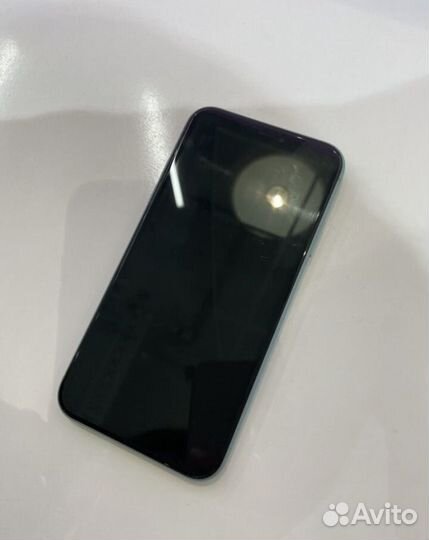 Телефон iPhone 11