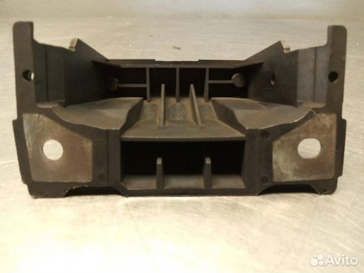 Кронштейн кулисы кпп Nissan Tiida