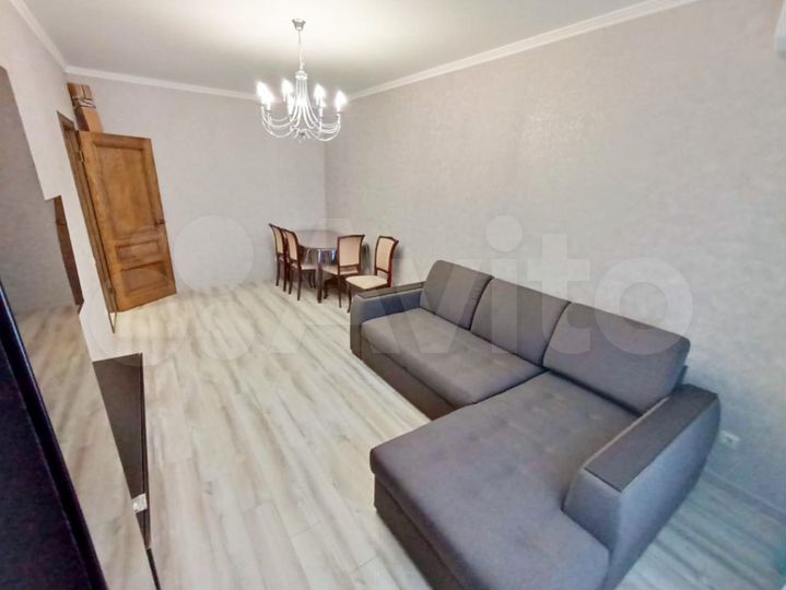 2-к. квартира, 56 м², 4/16 эт.