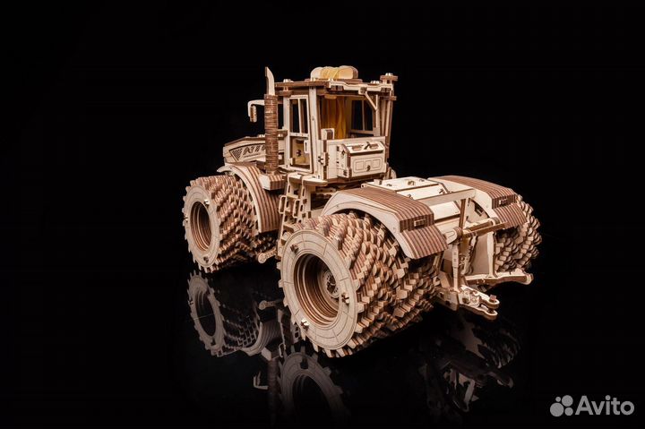 Сборная деревянная модель «Трактор Кировец К-7М»